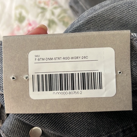 NWT Everlane 90’s Cheeky Jean in Grey sz 26 CROP - Picture 9 of 11